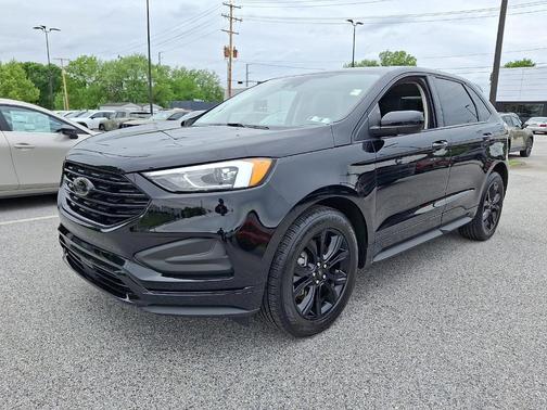 Agate Black Metallic 2022 Ford Edge SE