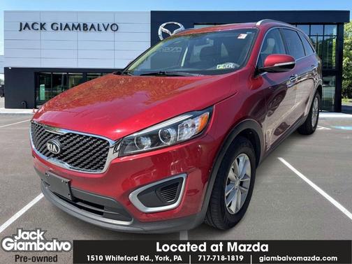 Red 2017 Kia Sorento LX
