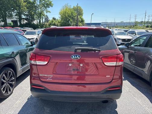 Red 2017 Kia Sorento LX