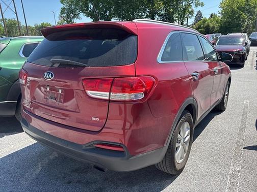 Red 2017 Kia Sorento LX