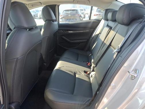 2025 Mazda Mazda3 FWD w/Preferred Package