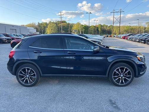 2017 Mercedes-Benz GLA 250 Base 4MATIC