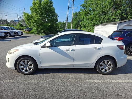 2013 Mazda Mazda3 i Sport