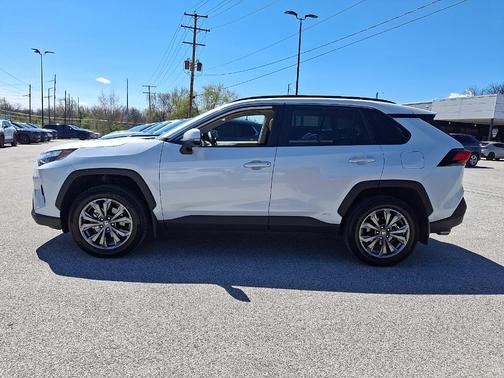 2024 Toyota RAV4 Hybrid XLE Premium