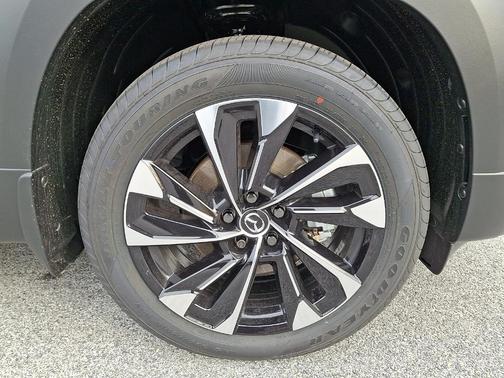 2026 Mazda CX-50 Premium Plus