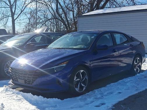 2023 Hyundai ELANTRA SEL
