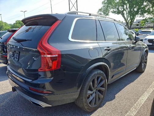 2018 Volvo XC90 T6 Momentum