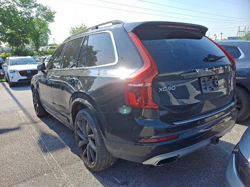 2018 Volvo XC90 T6 Momentum