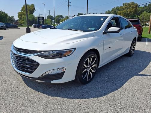 Summit White 2023 Chevrolet Malibu RS