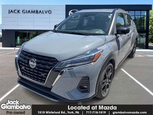 Boulder Gray Pearl 2023 Nissan Kicks SR