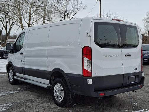 2024 Ford Transit-250 