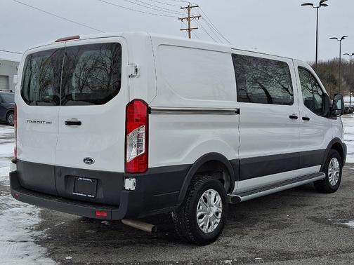 2024 Ford Transit-250 