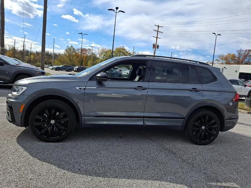 2021 Volkswagen Tiguan 2.0T SE R-Line Black