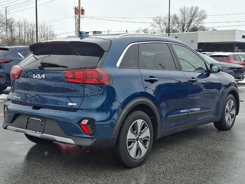 2022 Kia Niro LX