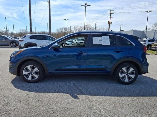 2022 Kia Niro LX