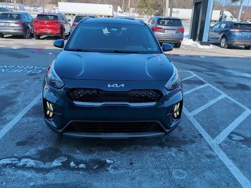 2022 Kia Niro LX