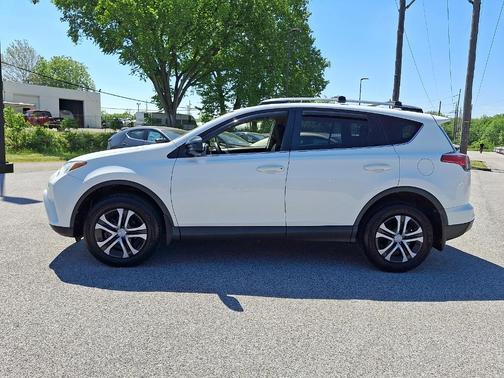 Super White 2017 Toyota RAV4 LE