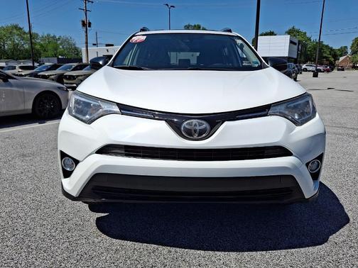 Super White 2017 Toyota RAV4 LE
