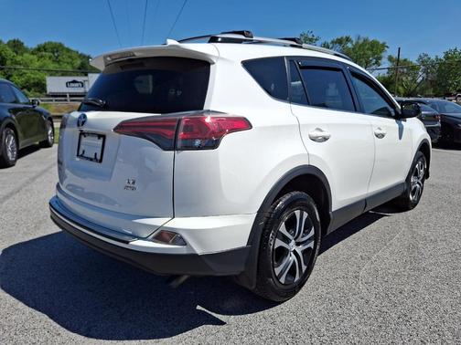 Super White 2017 Toyota RAV4 LE
