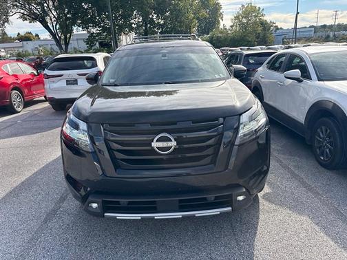 Black 2023 Nissan Pathfinder SL