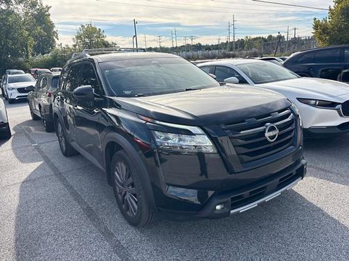 Black 2023 Nissan Pathfinder SL