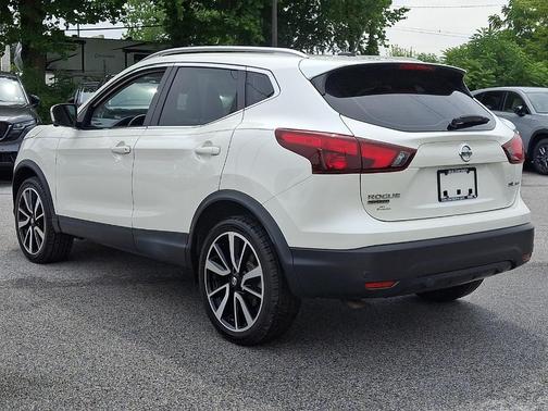 White 2019 Nissan Rogue Sport SL