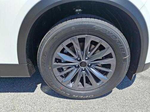 Rhodium White Premium 2026 Mazda CX-70 SC