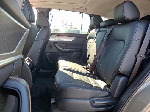 2025 Mazda CX-70 PHEV Premium Package