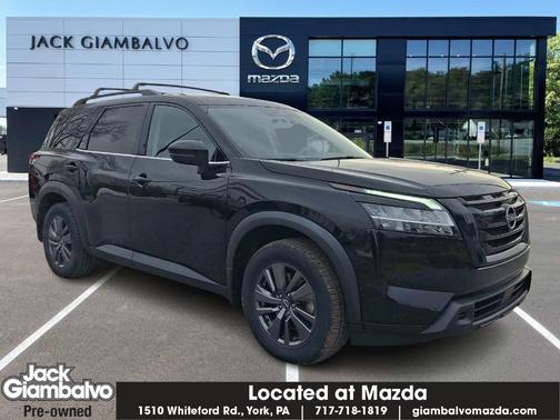 2022 Nissan Pathfinder SV