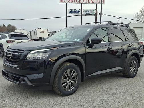 2022 Nissan Pathfinder SV