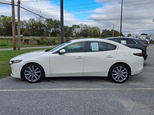 2022 Mazda Mazda3 FWD w/Preferred Package