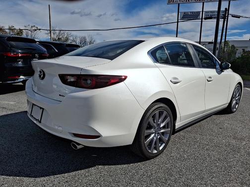 2022 Mazda Mazda3 FWD w/Preferred Package