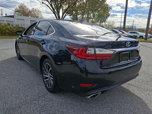 2017 Lexus ES 350 Base