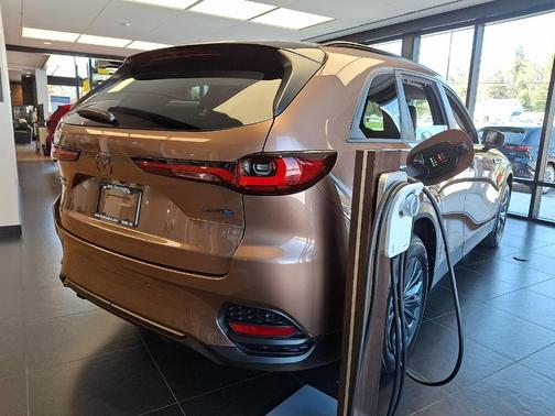 Melting Copper Metallic 2026 Mazda CX-70 SCP