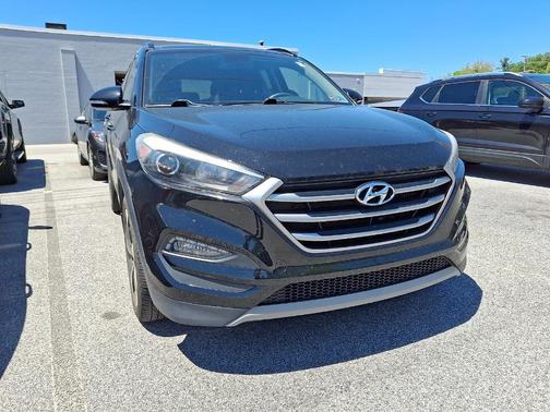 Black Noir Pearl 2018 Hyundai TUCSON Value