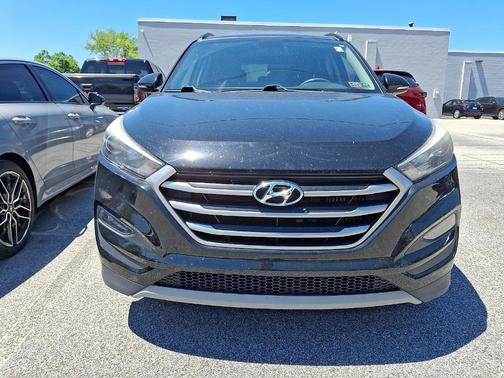 Black Noir Pearl 2018 Hyundai TUCSON Value