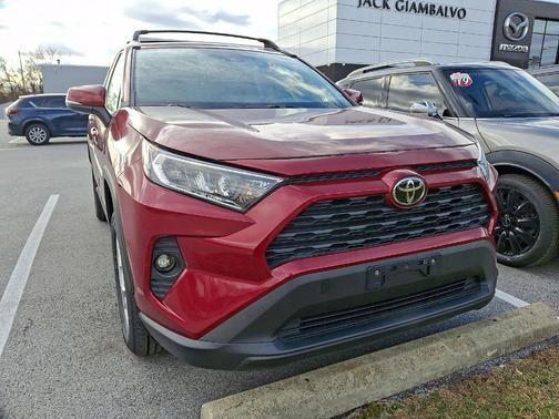 2020 Toyota RAV4 XLE