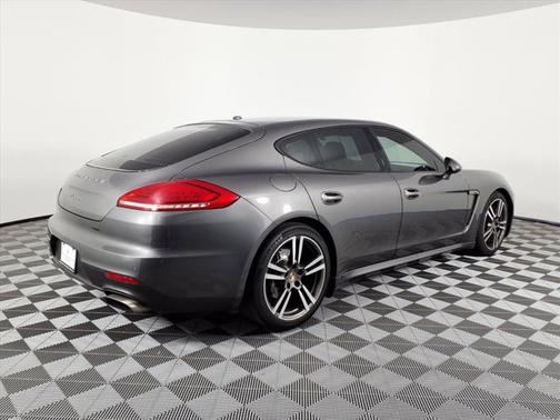 2014 Porsche Panamera 