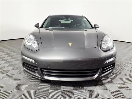 2014 Porsche Panamera 