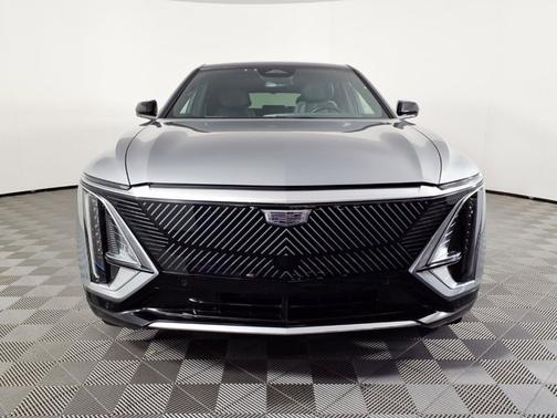 Argent Silver Metallic 2024 Cadillac LYRIQ Tech