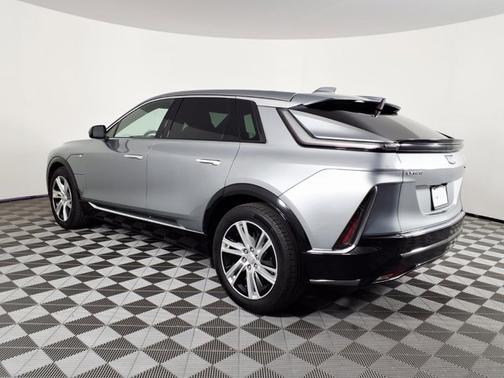 Argent Silver Metallic 2024 Cadillac LYRIQ Tech