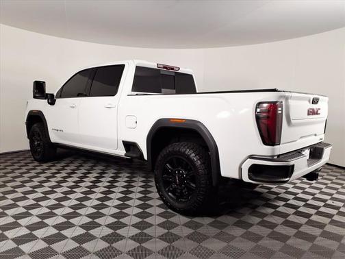 Summit White 2024 GMC Sierra 2500 AT4