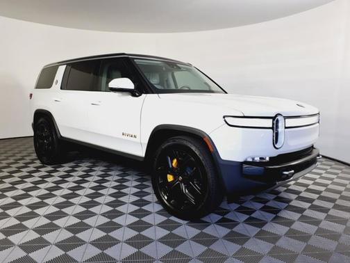 2023 Rivian R1S Adventure