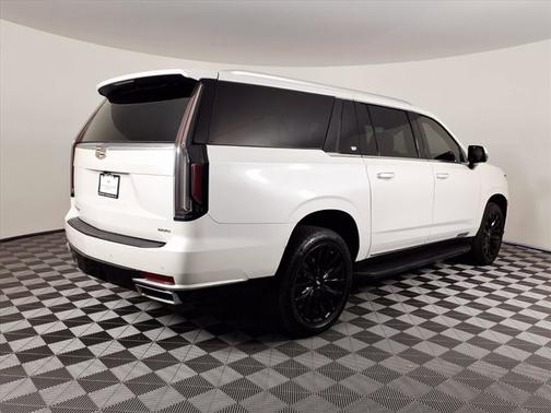 2022 Cadillac Escalade ESV Luxury