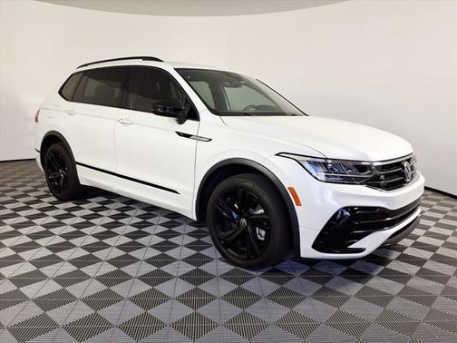 2024 Volkswagen Tiguan SE R-Line Black