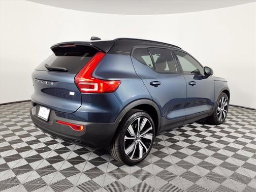 2022 Volvo XC40 Recharge Pure Electric Twin Plus