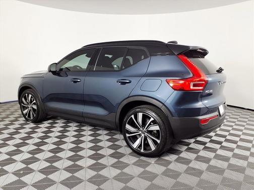 2022 Volvo XC40 Recharge Pure Electric Twin Plus