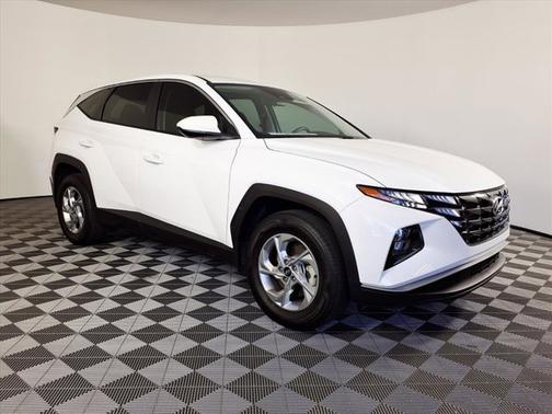 2023 Hyundai TUCSON SE