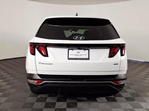 2023 Hyundai TUCSON SE