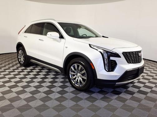 Crystal White Tricoat 2021 Cadillac XT4 FWD Premium Luxury